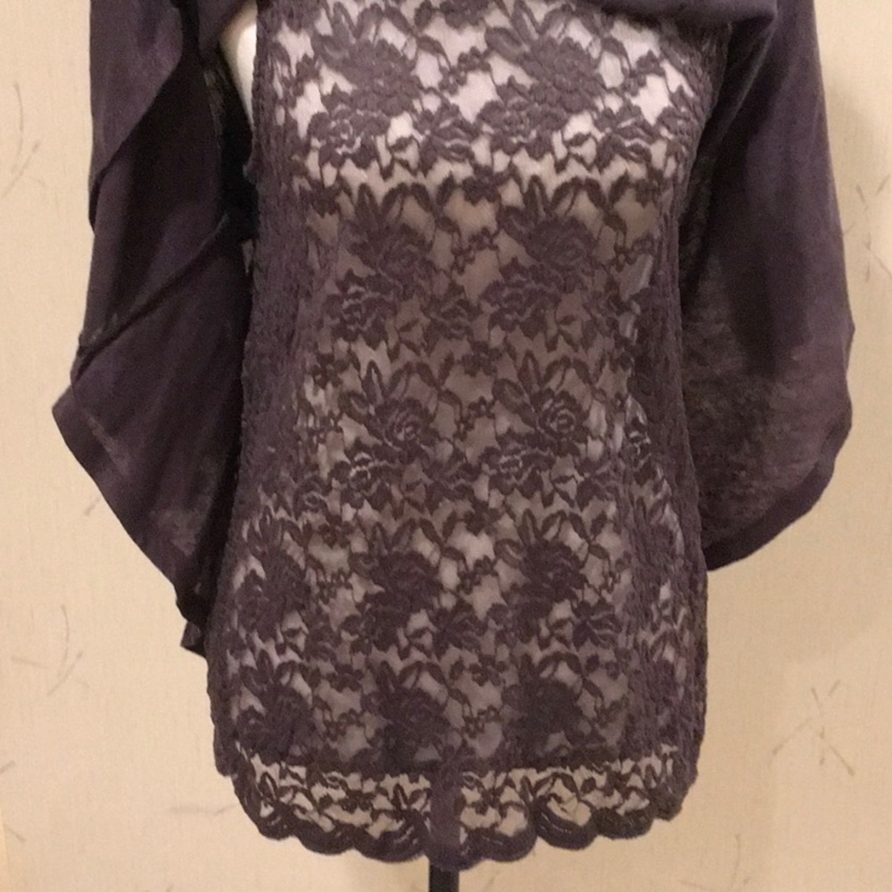 Beautiful gray top - Picture 3 of 3